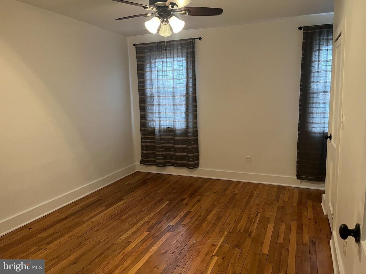 1231 W 37th St - Photo 5 of 15