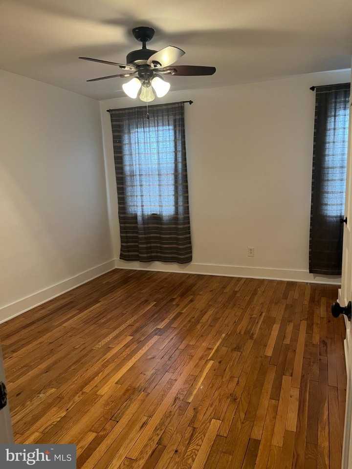 1231 W 37th St - Photo 6 of 15