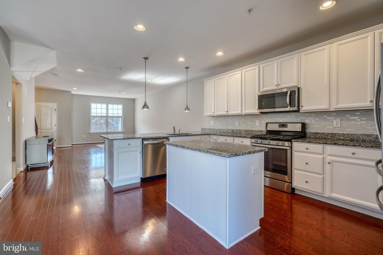 985 Morgan Run Rd - Photo 4 of 33