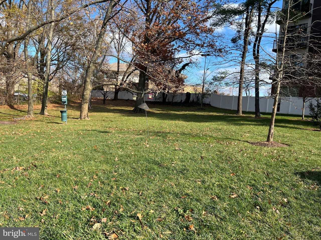 10528 Cross Fox Ln Apt F2 - Photo 3 of 27