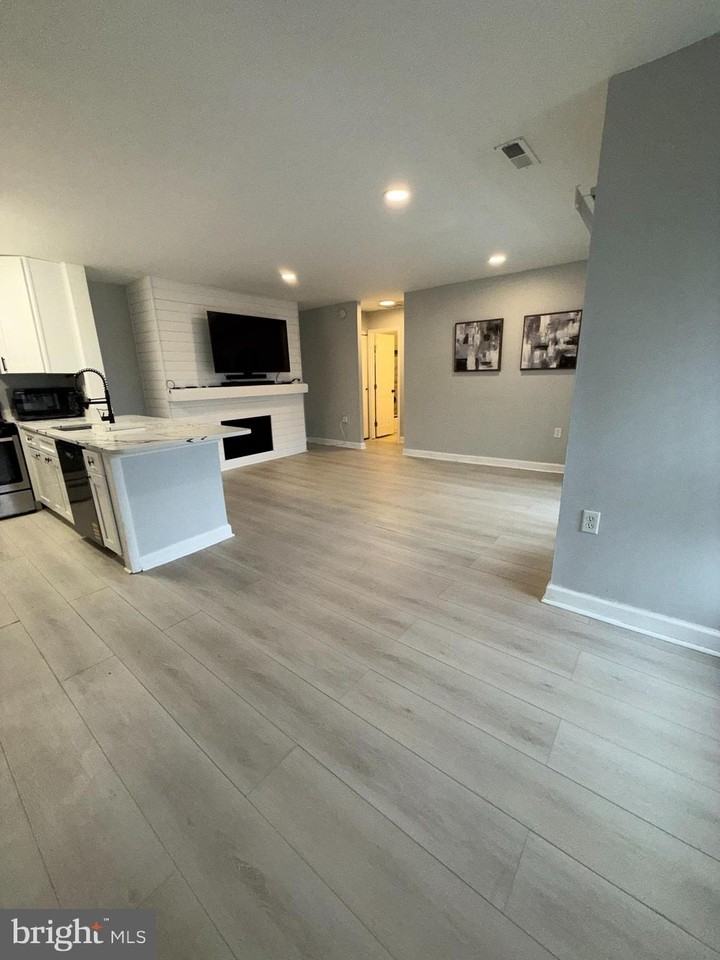 10528 Cross Fox Ln Apt F2 - Photo 5 of 27