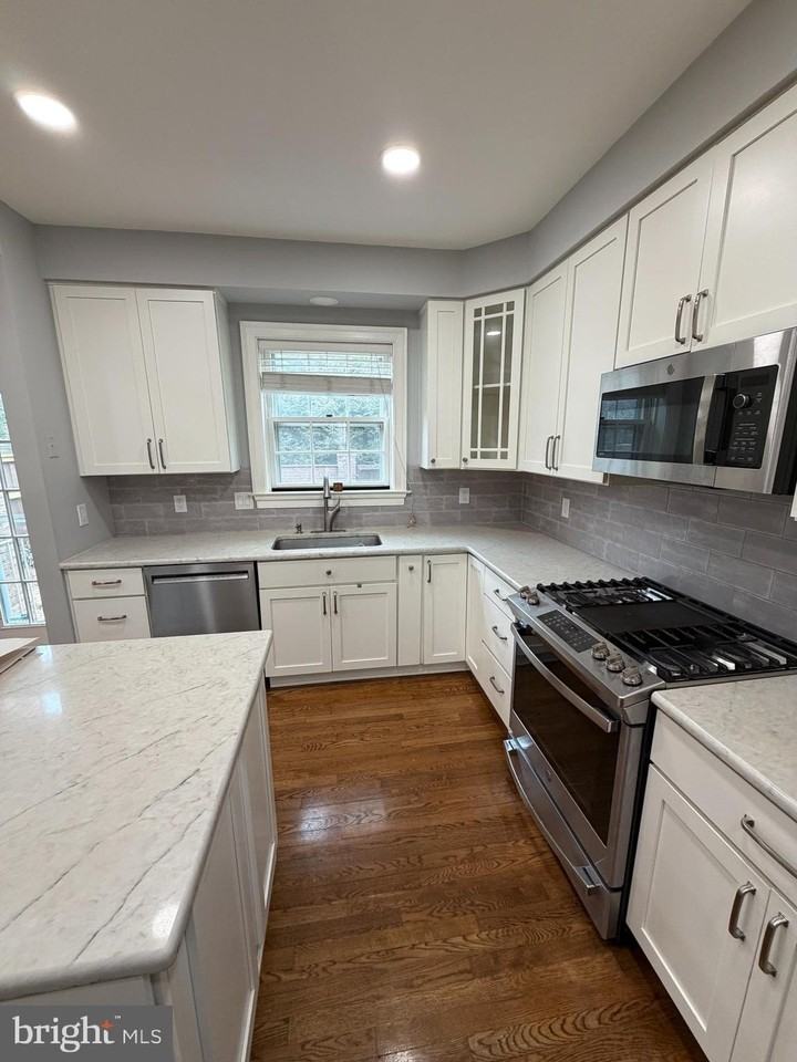 8017 Rising Ridge Rd - Photo 3 of 13