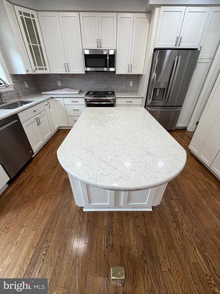 8017 Rising Ridge Rd - Photo 4 of 13