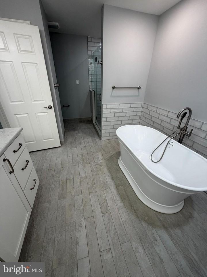 8017 Rising Ridge Rd - Photo 6 of 13