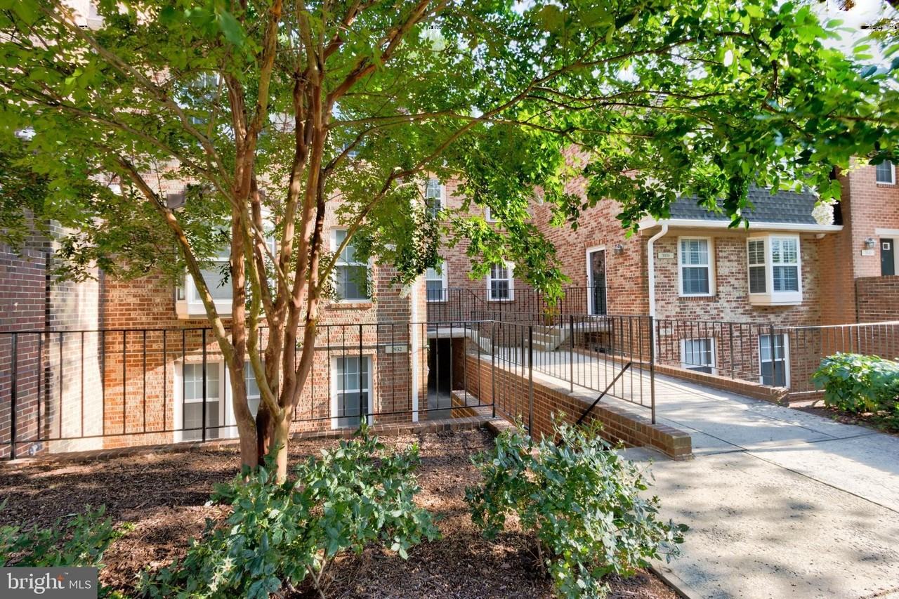 3934 Chesterwood Dr Unit 3934 - Photo 3 of 26