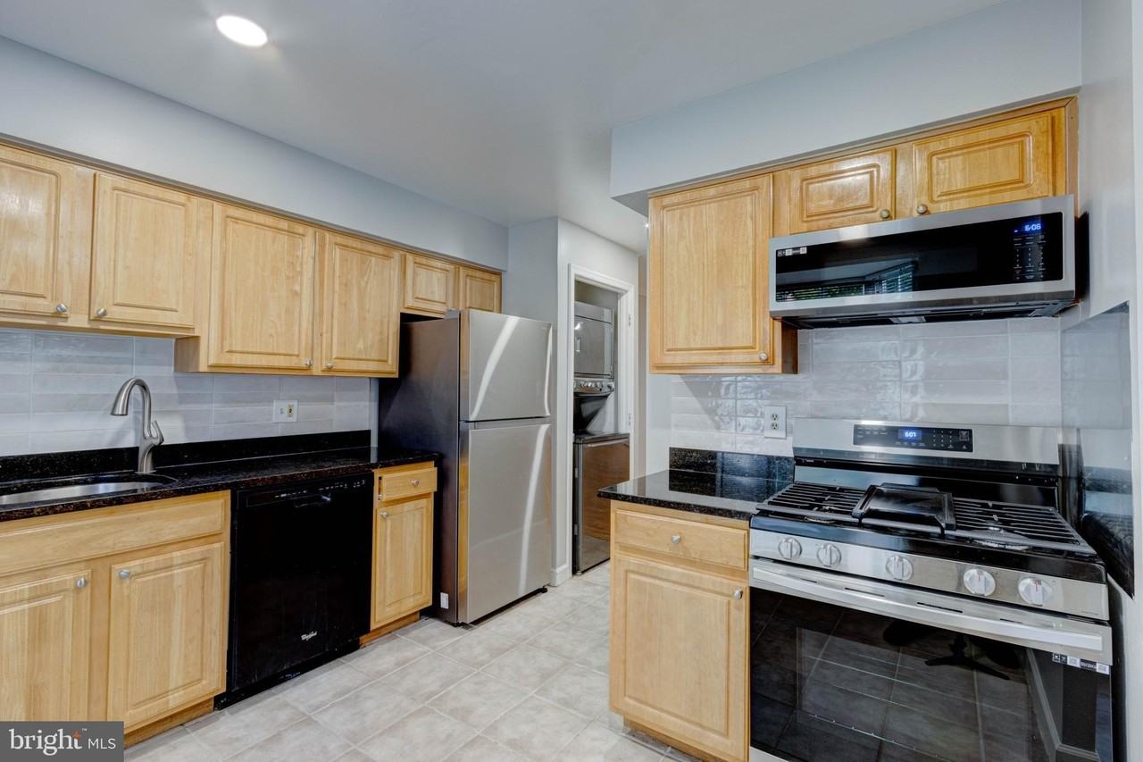 3934 Chesterwood Dr Unit 3934 - Photo 5 of 26