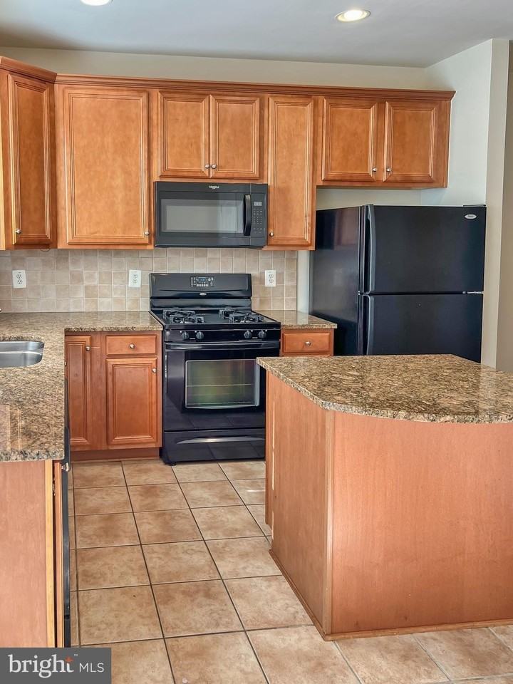 720 Garrett A Morgan Blvd - Photo 2 of 24