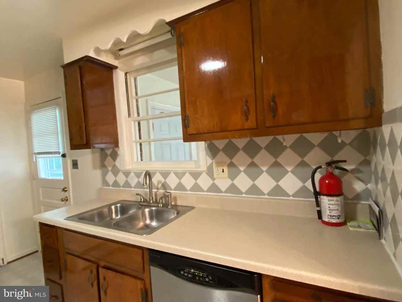 5507 Sachem Dr - Photo 7 of 32