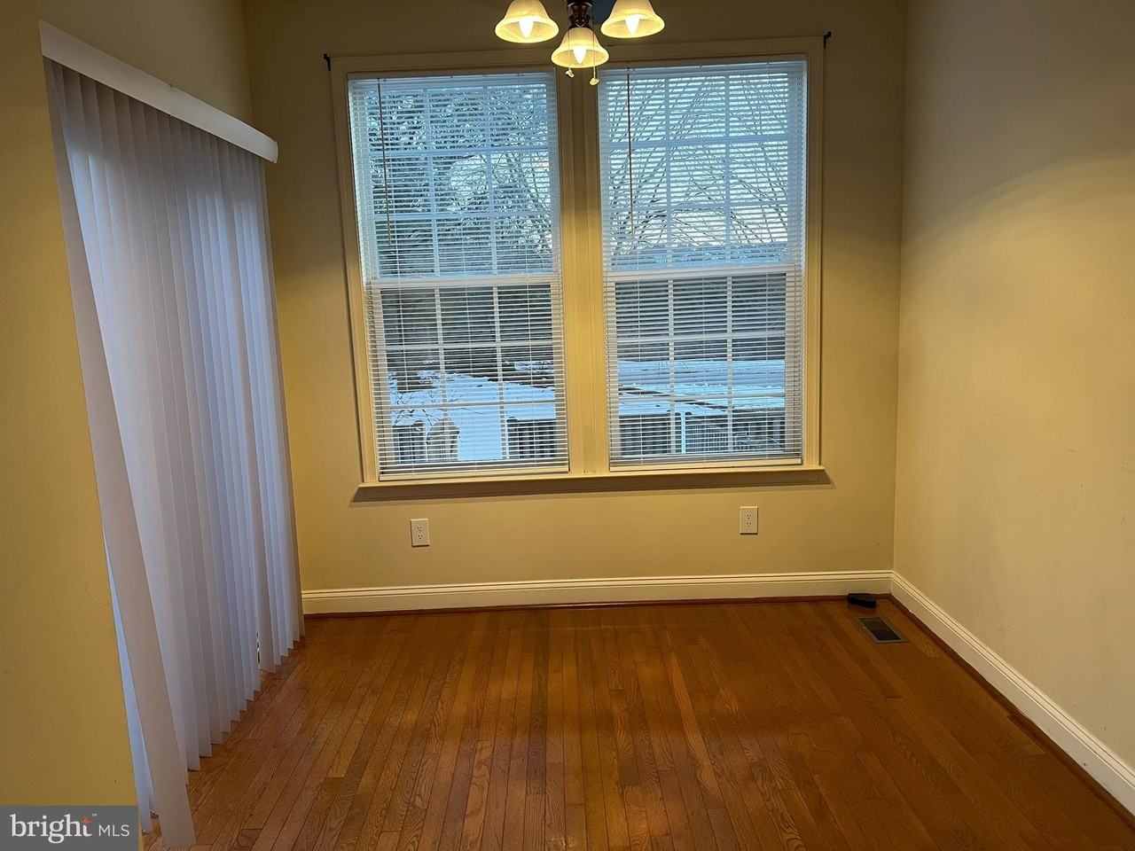 21910 Weeping Willow Ln - Photo 4 of 23