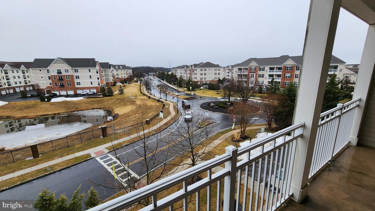 245 Breeders Cup Dr - Photo 3 of 28