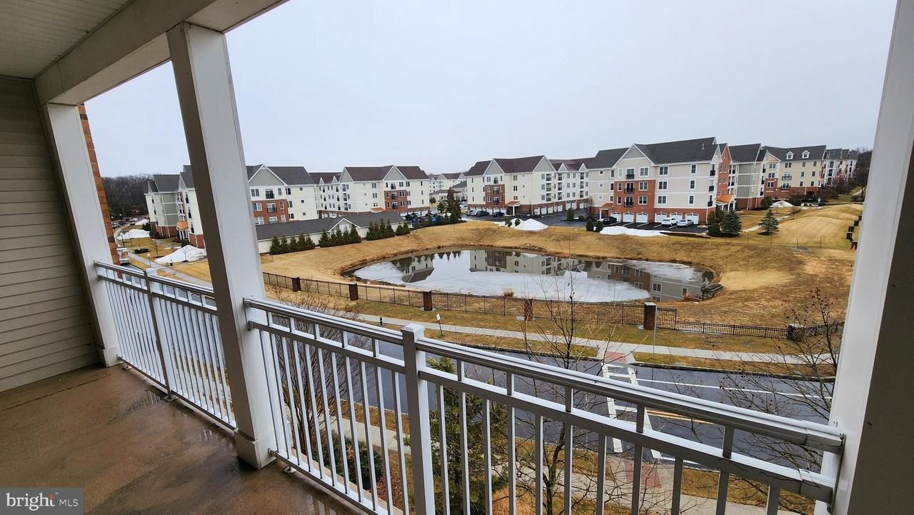 245 Breeders Cup Dr - Photo 4 of 28