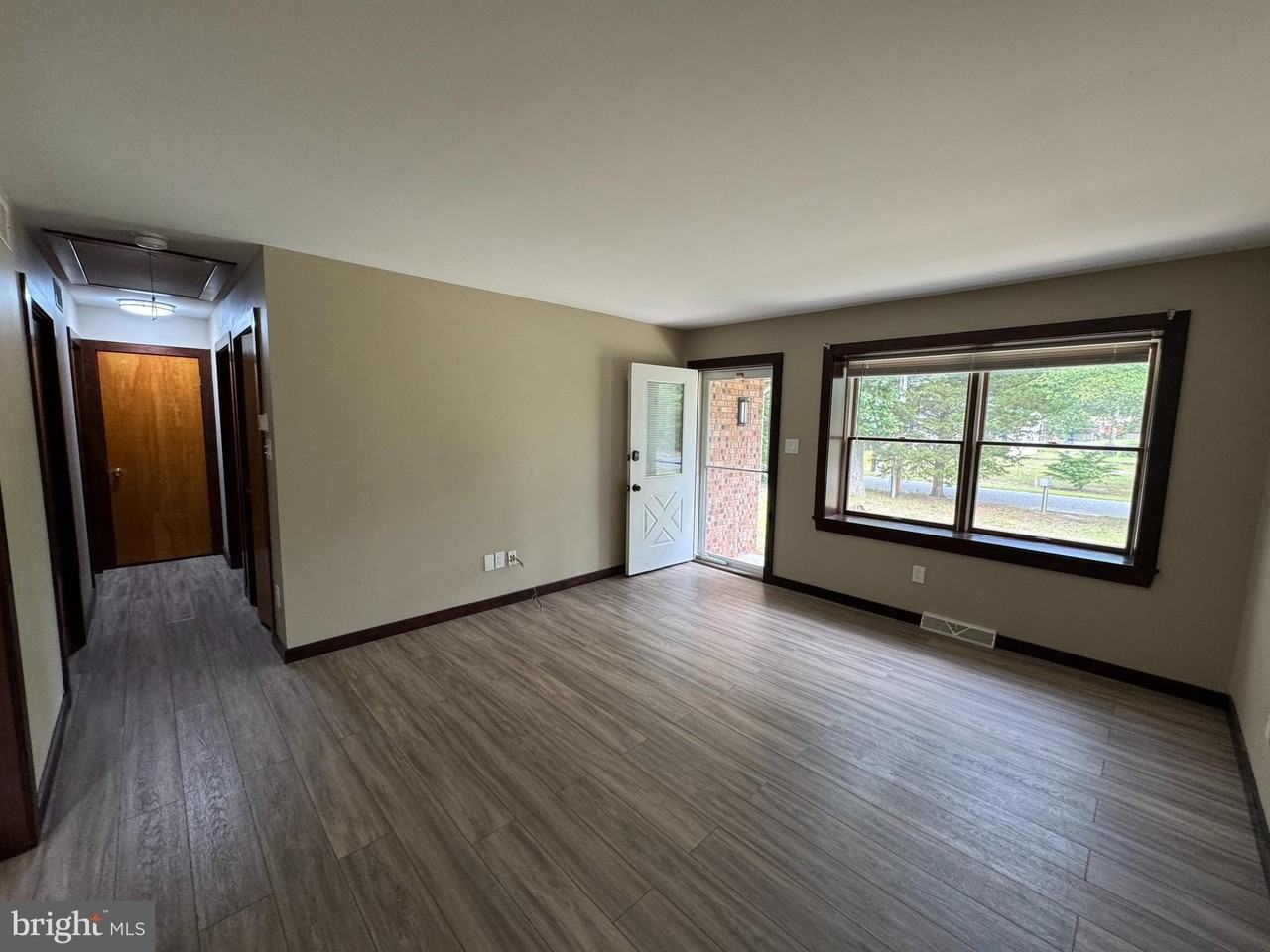 41 4th St Unit B - Photo 6 of 26