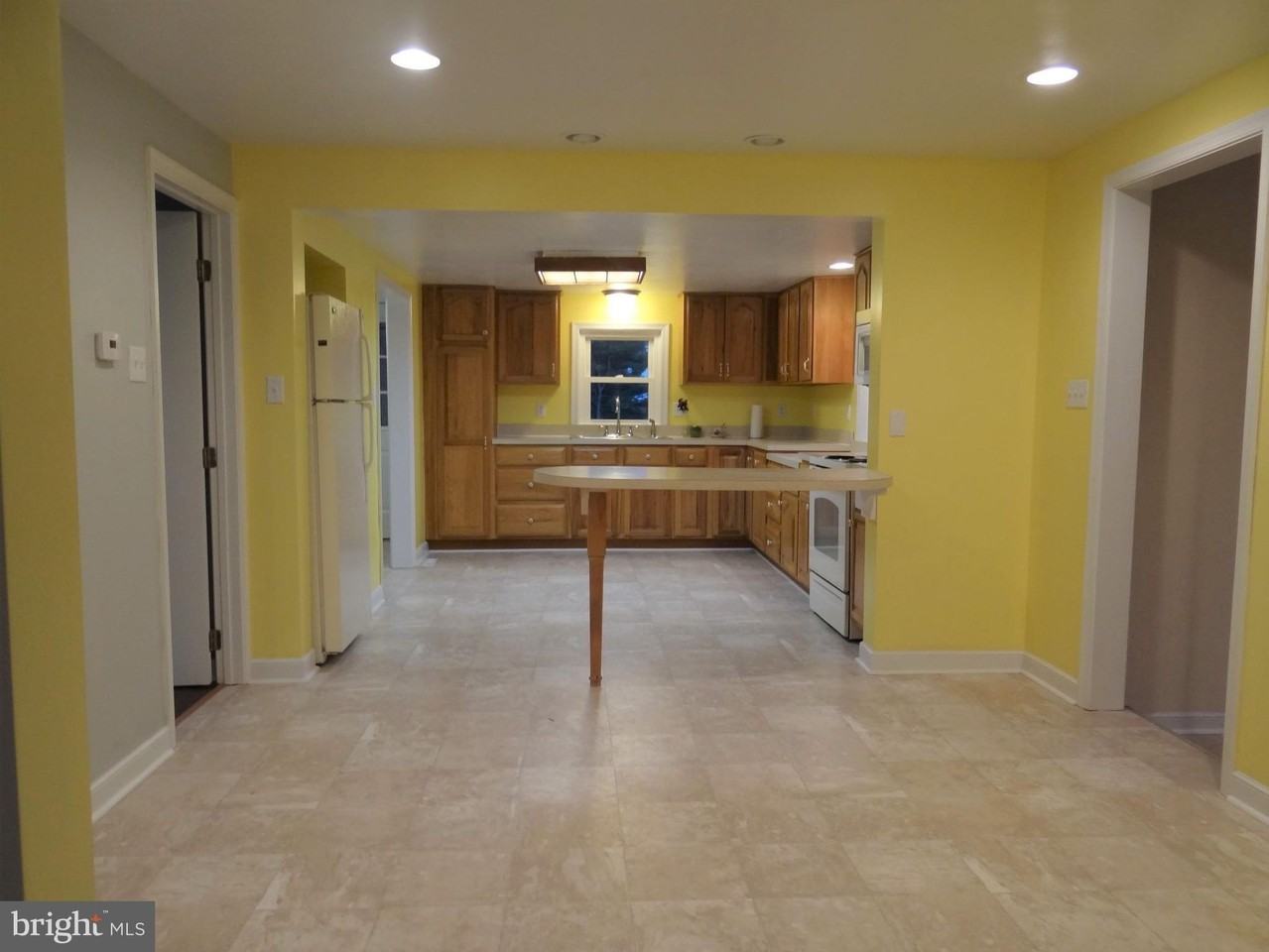 668 Broad St - Photo 7 of 20