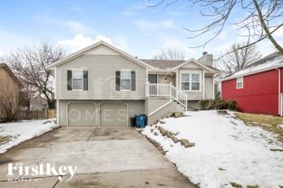 1709 Ne Auburn Dr - Photo 1 of 1