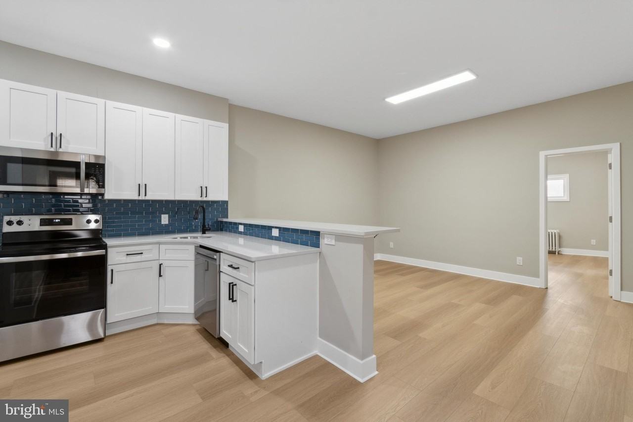 417 W Elm St Apt 1 - Photo 4 of 17