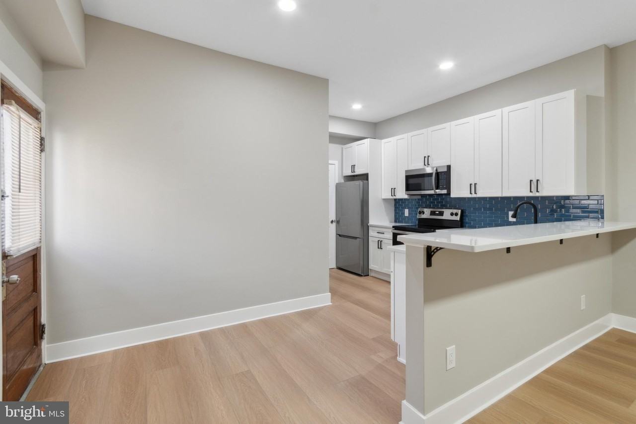 417 W Elm St Apt 1 - Photo 6 of 17