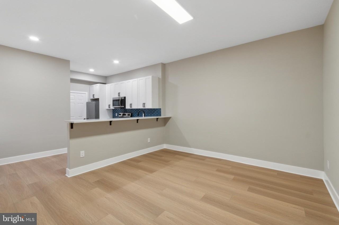 417 W Elm St Apt 1 - Photo 7 of 17