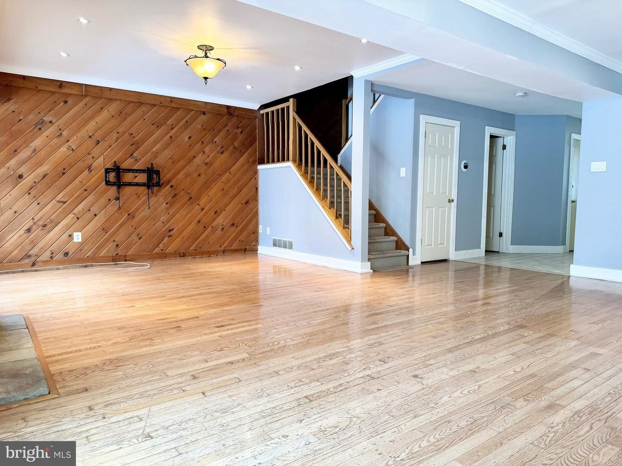 101 Sarahs Ln - Photo 6 of 42