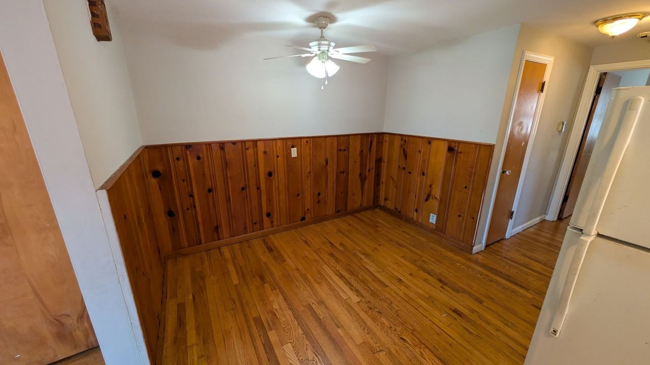 5855 Monfort Hills Ave - Photo 6 of 9