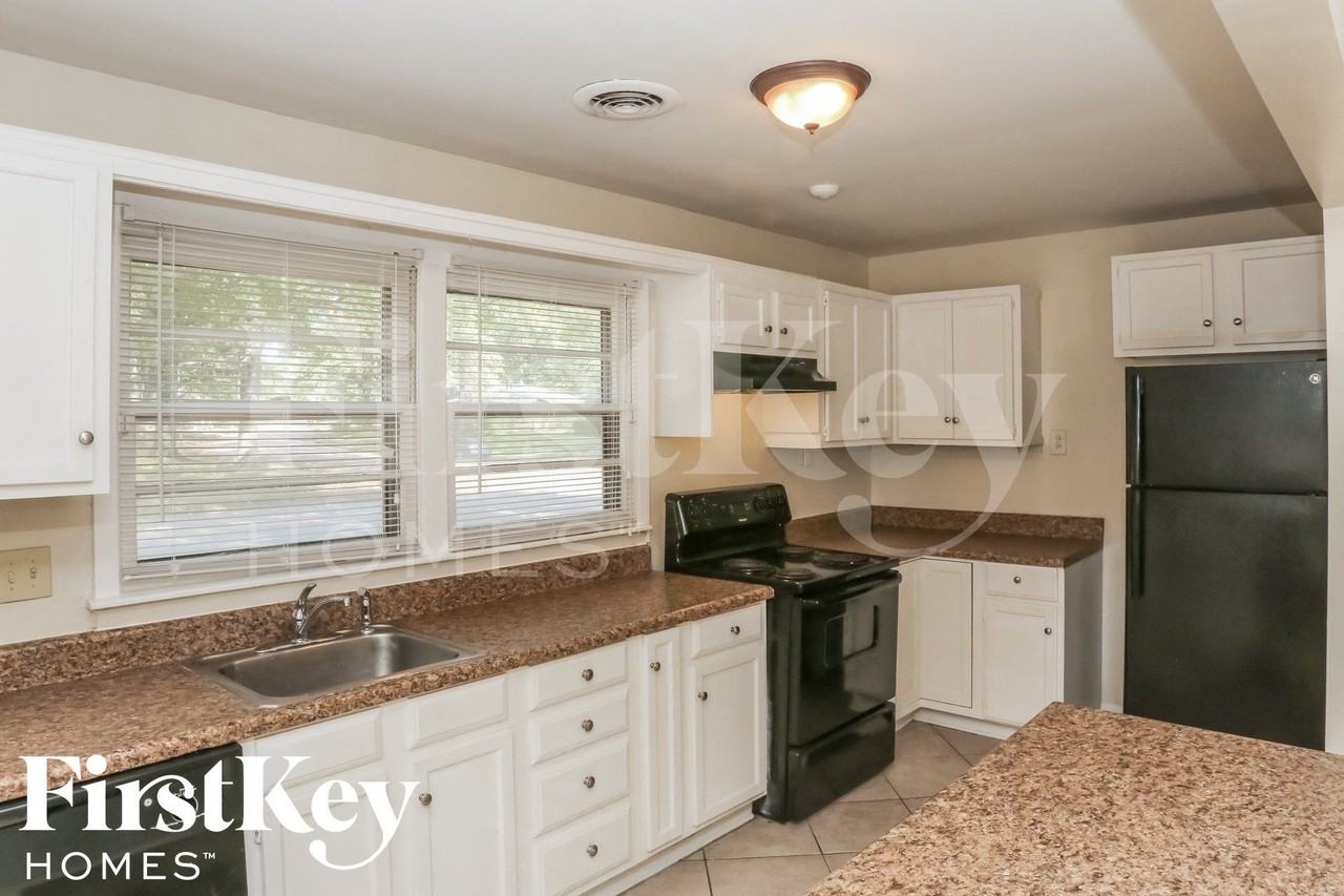 1449 Flamingo Rd - Photo 3 of 15