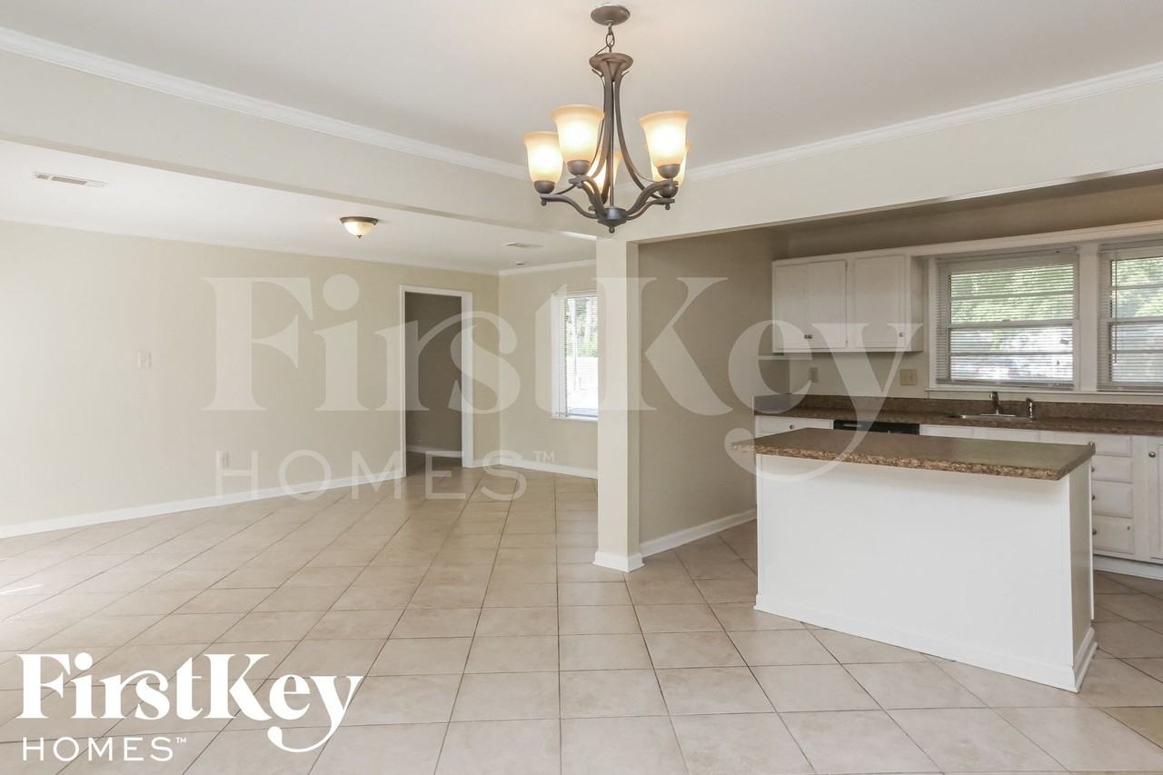 1449 Flamingo Rd - Photo 5 of 15