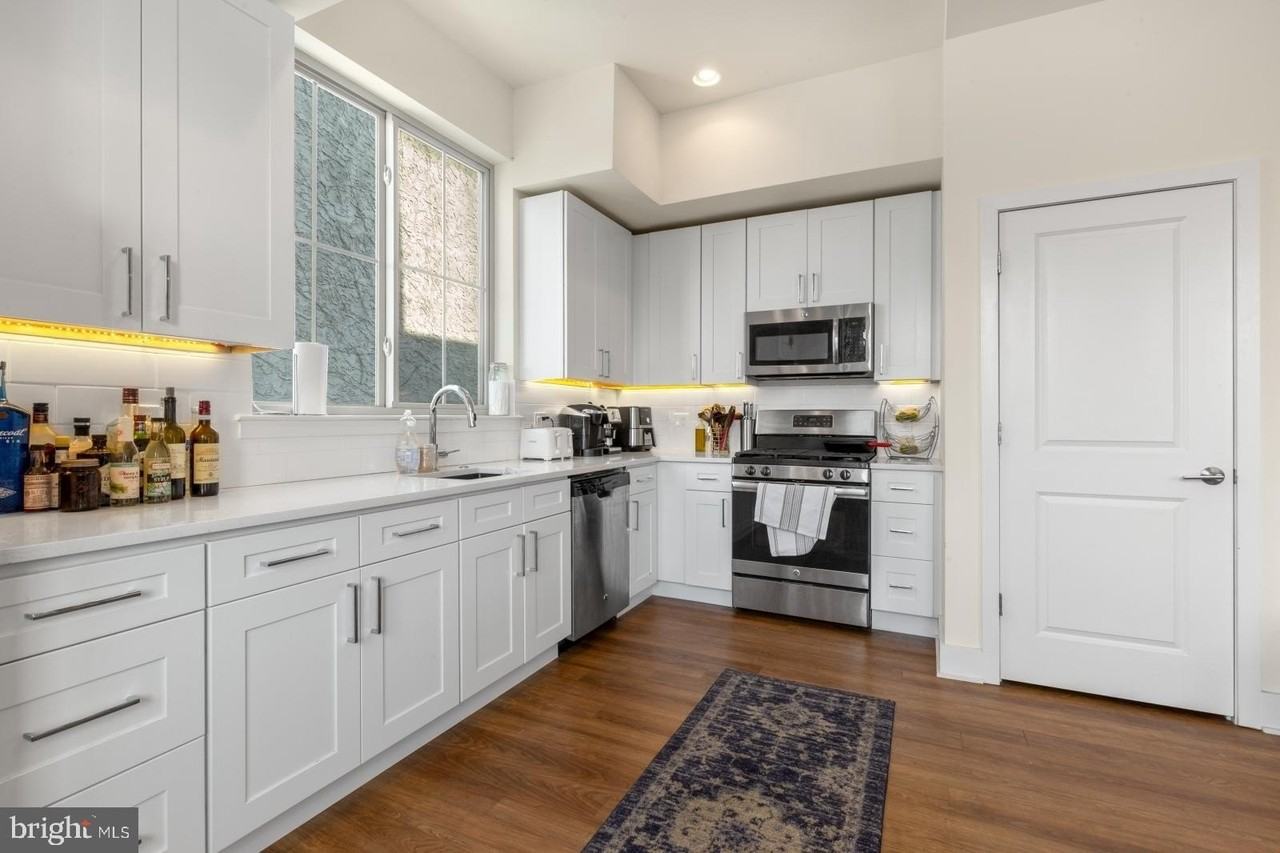 1356 S Bouvier St Unit 2 - Photo 5 of 29