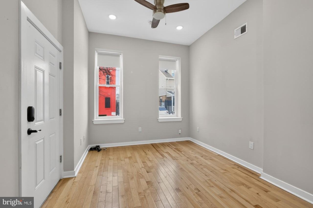 2234 W Master St Unit 1 - Photo 2 of 25