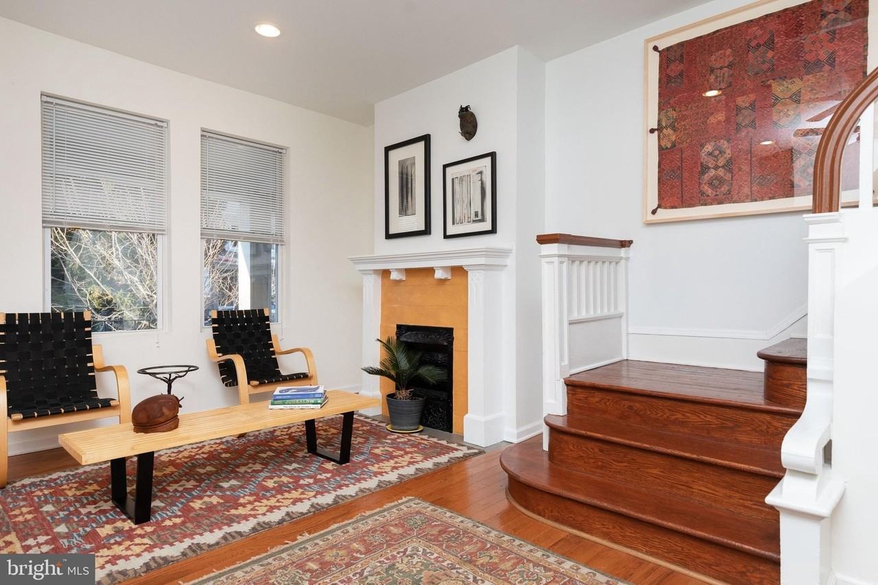 456 W Winona St - Photo 3 of 25