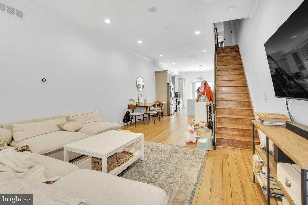 2604 Reed St - Photo 3 of 32