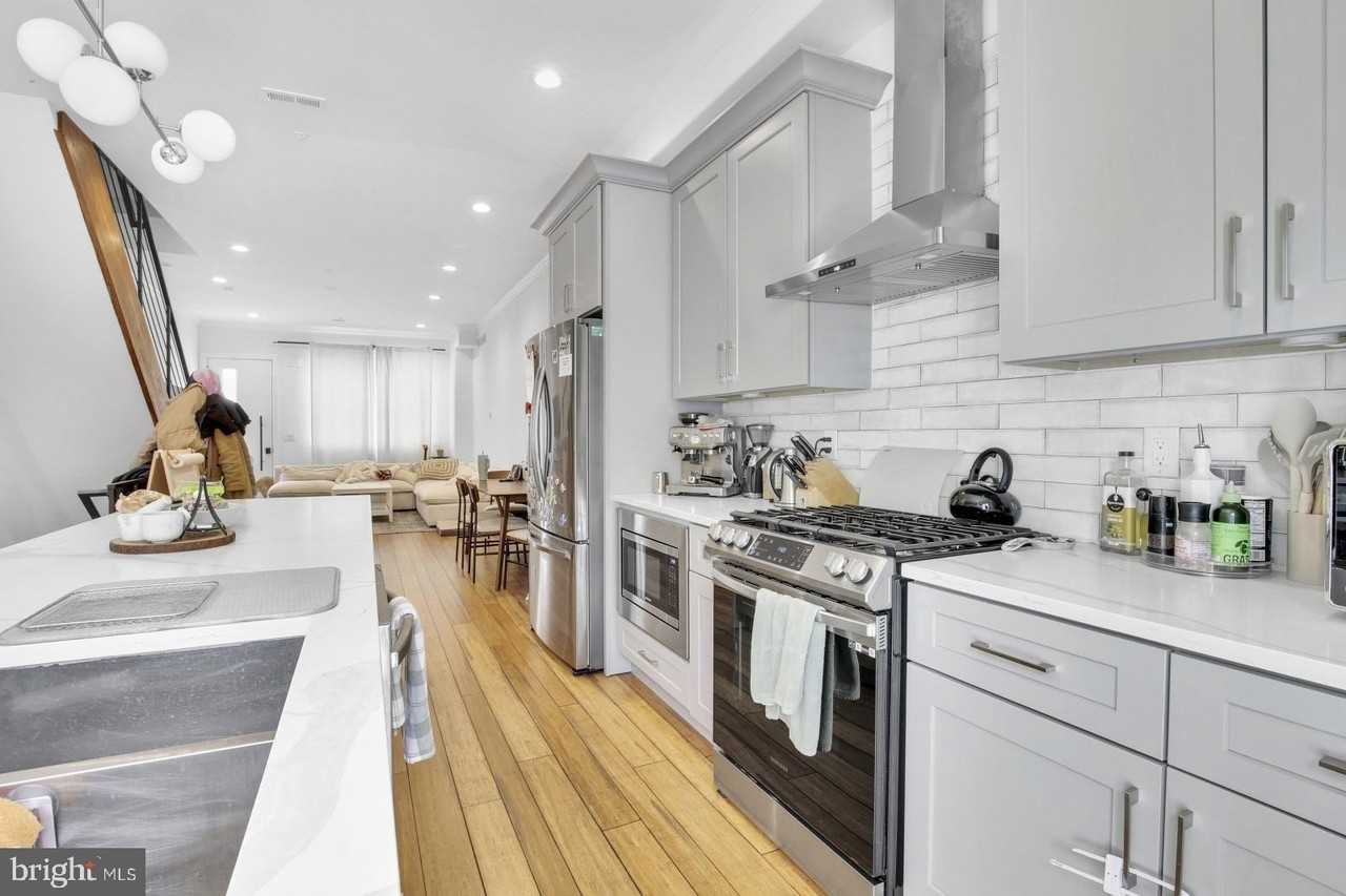 2604 Reed St - Photo 6 of 32