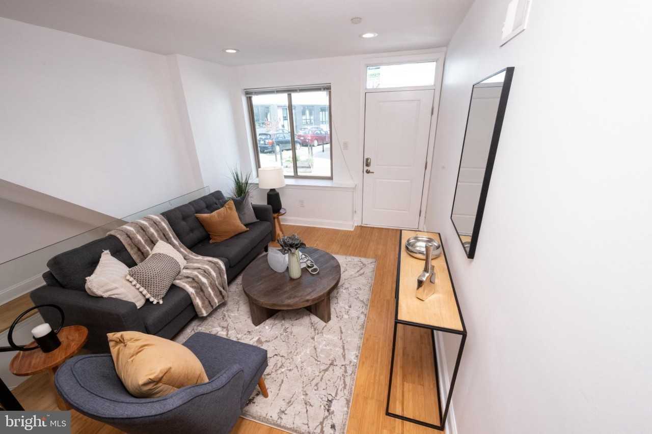 2102 Berges St Unit B - Photo 2 of 29