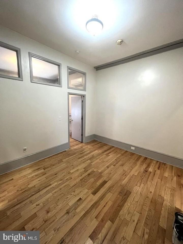 1431 W Girard Ave Unit 1f - Photo 5 of 10