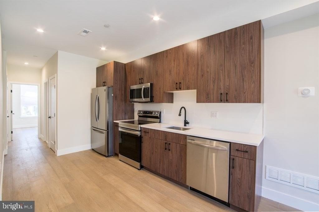 2147 N Franklin St Unit A - Photo 4 of 22