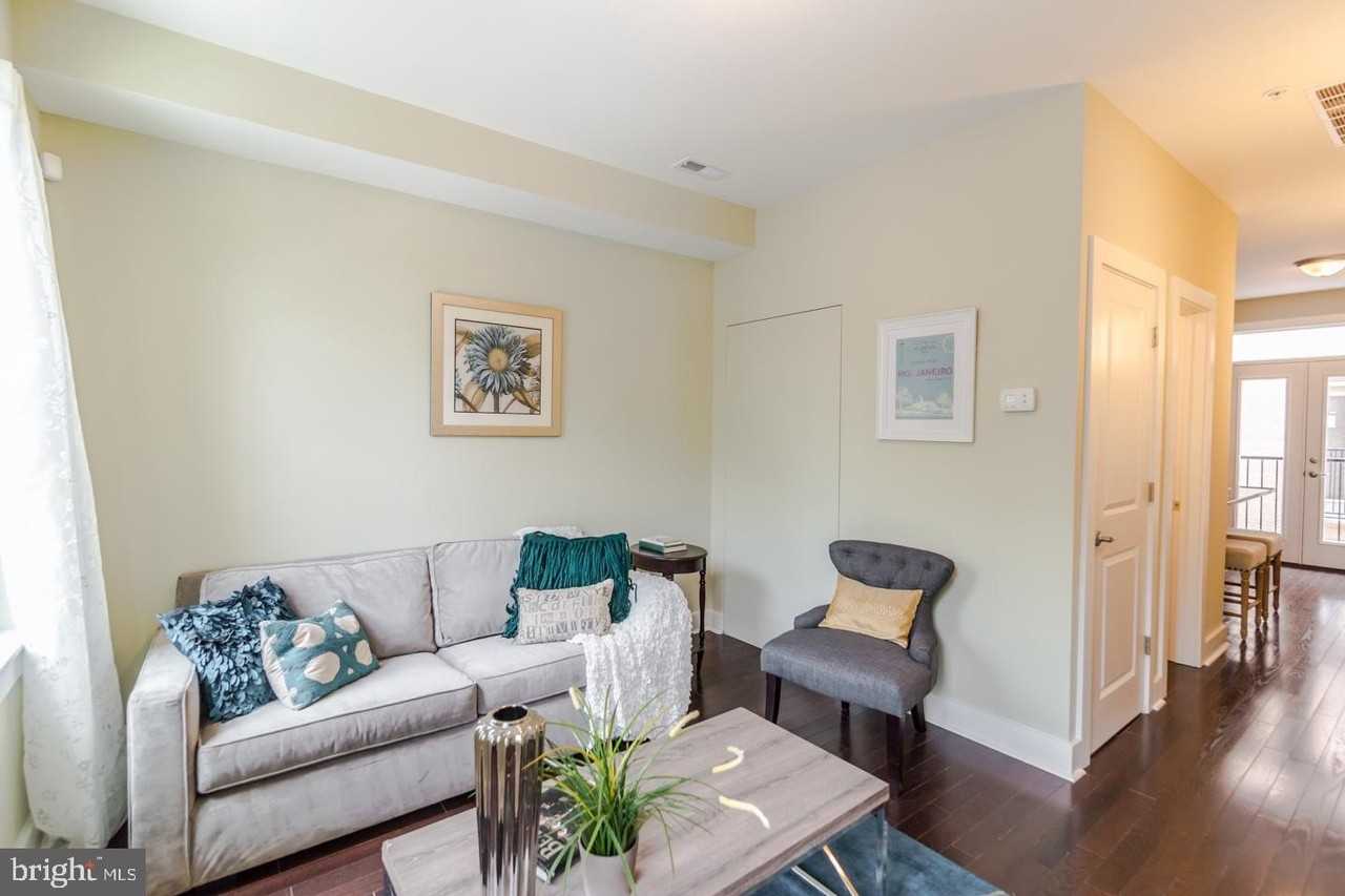 2012 W Girard Ave Apt 11b - Photo 5 of 12