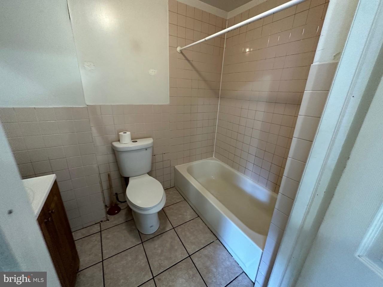 2751 Germantown Ave Apt 1 - Photo 4 of 9