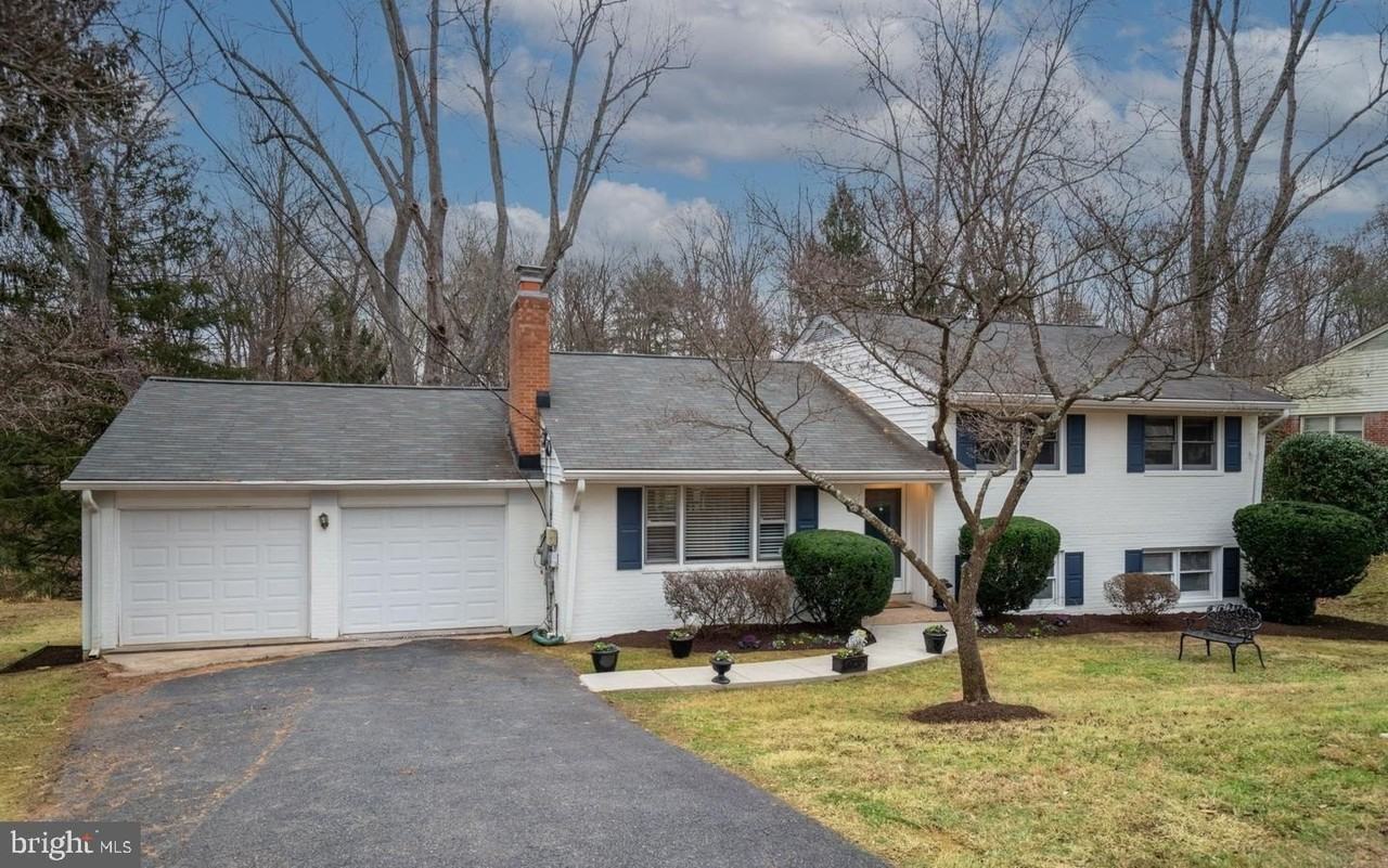 1101 Dead Run Dr - Photo 3 of 33