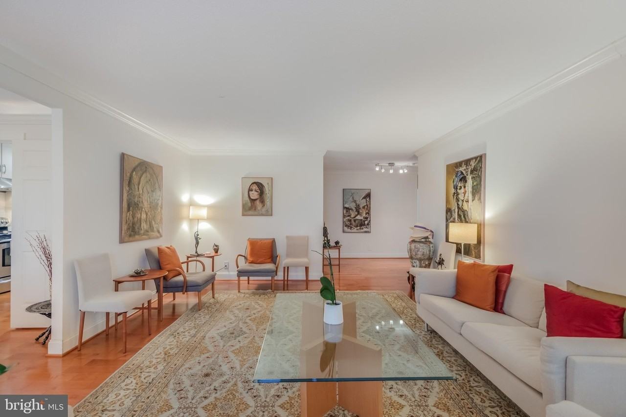 8340 Greensboro Dr Unit 512 - Photo 3 of 31