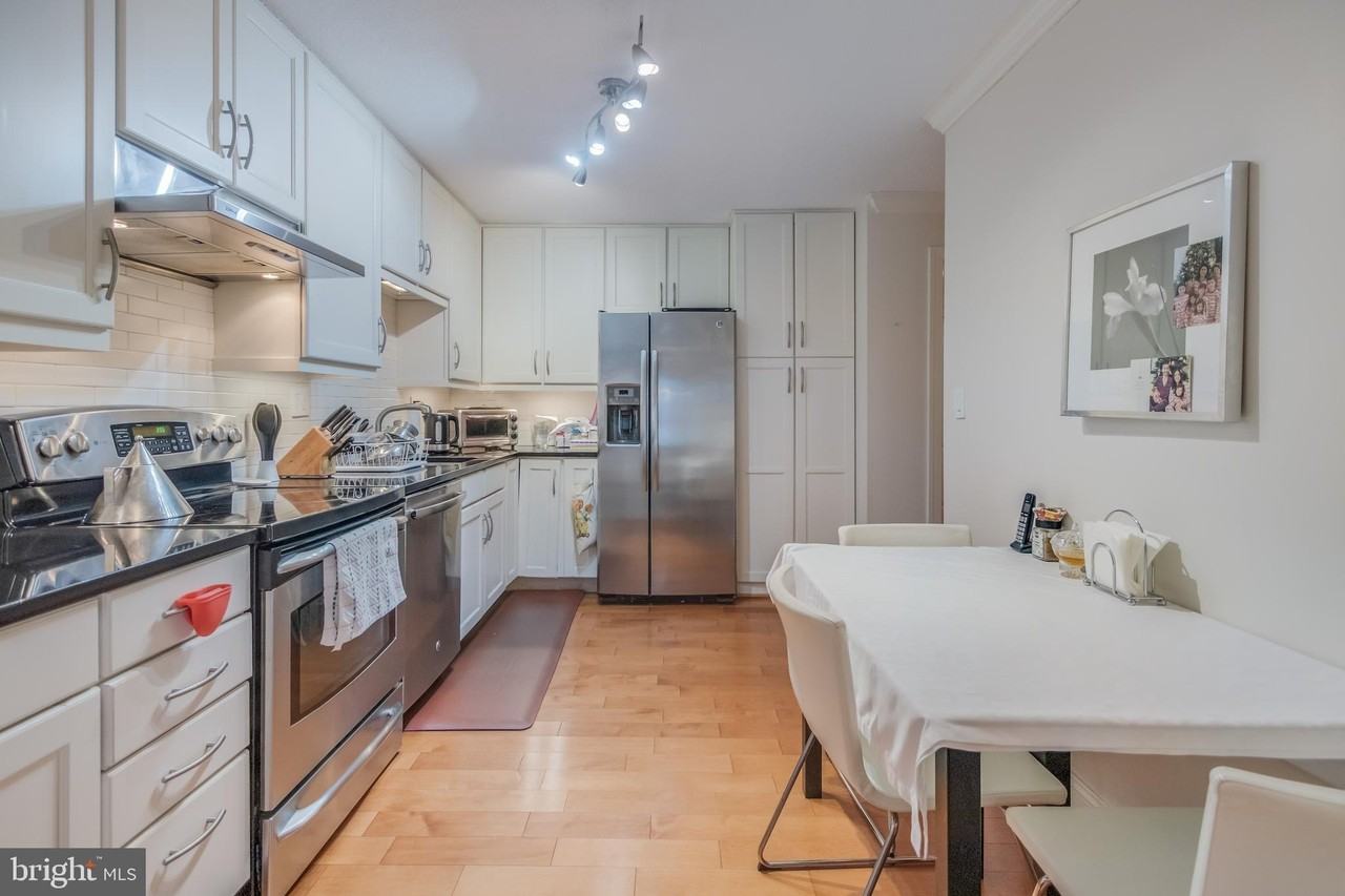 8340 Greensboro Dr Unit 512 - Photo 7 of 31