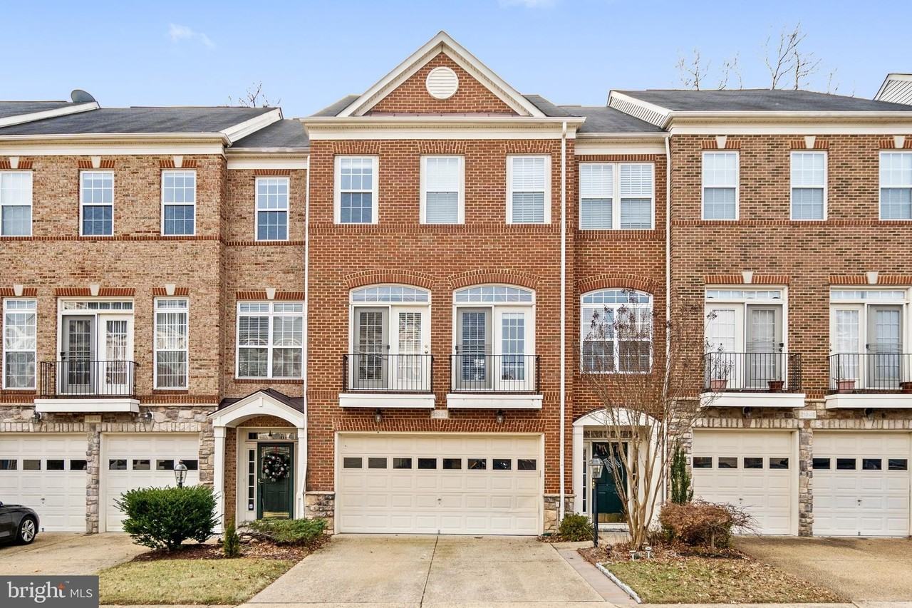 21947 Windy Oaks Sq - Photo 2 of 50