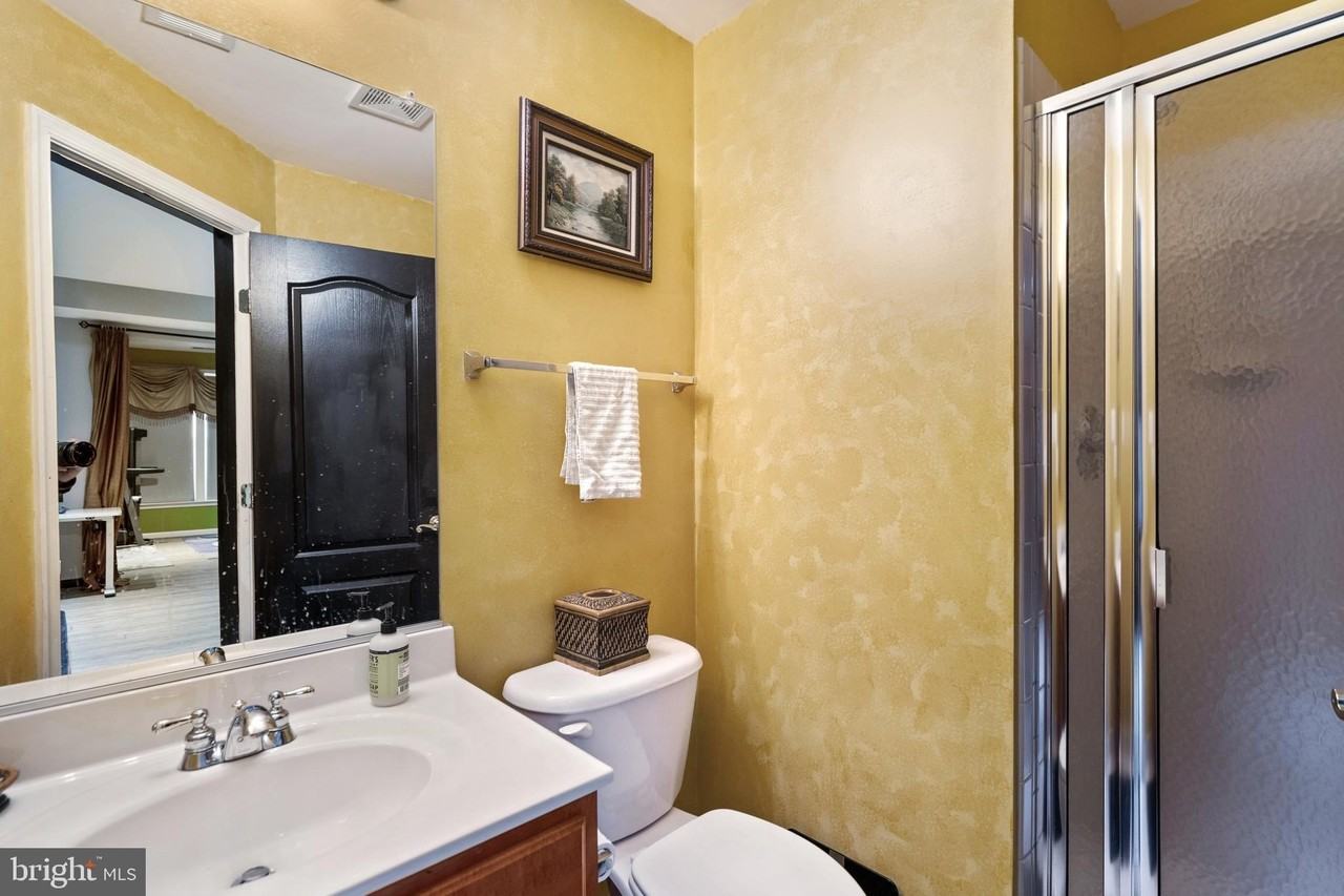 21947 Windy Oaks Sq - Photo 7 of 50