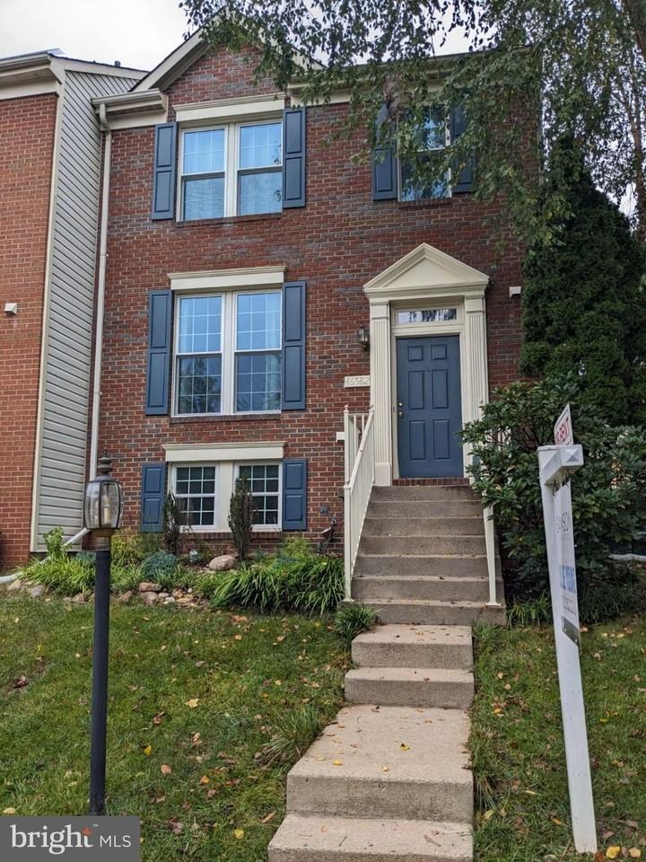 46582 Broadspear Ter - Photo 2 of 35