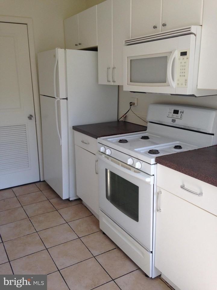 16565 Sherwood Pl - Photo 3 of 6