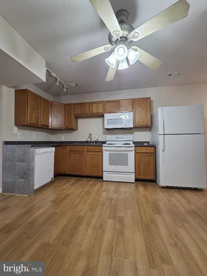 8214 Howard Trl - Photo 5 of 17