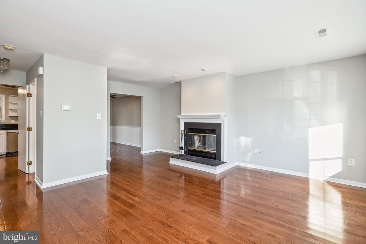 207 Westminster Ln Unit 117 - Photo 3 of 25