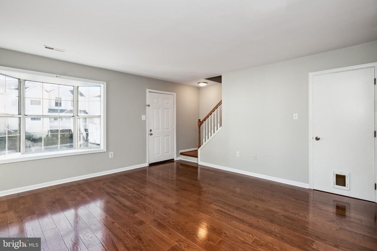 207 Westminster Ln Unit 117 - Photo 4 of 25