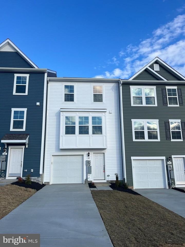 167 Clifton Mnr - Photo 2 of 44