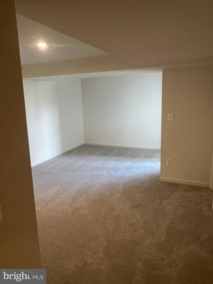 167 Clifton Mnr - Photo 6 of 44