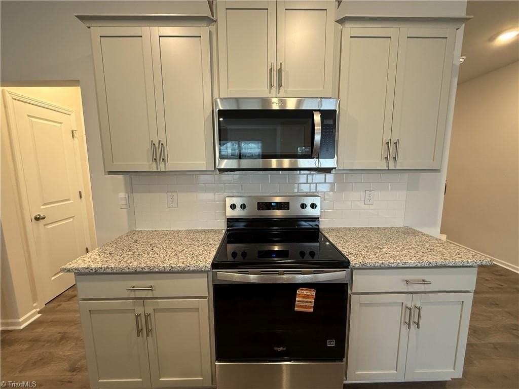 1692 Hallview Ct - Photo 6 of 35