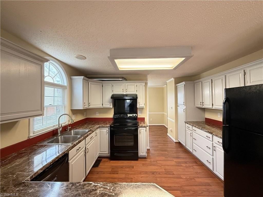 928 Heatherstone Dr - Photo 5 of 21