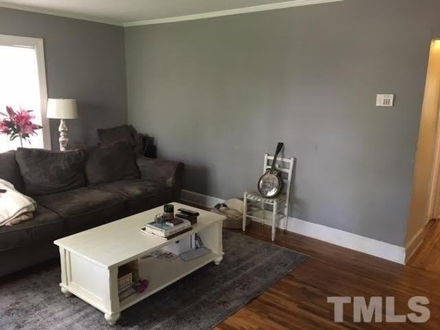 1112 N Buchanan Blvd Unit B - Photo 3 of 10